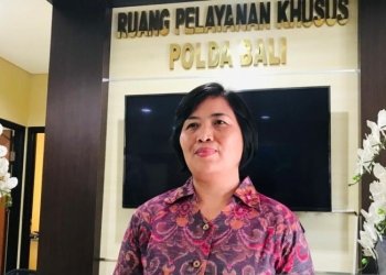 Kasubdit IV Unit Perlindungan Perempuan dan Anak (PPA) Direktorat Reserse Kriminal Umum Polda Bali AKBP Ni Luh Kompiang Srinadi memberikan keterangan terkait perkembangan kasus dugaan pelecehan seksual terhadap anak di Denpasar, Bali, Selasa (10/1/2023). ANTARA/Rolandus Nampu