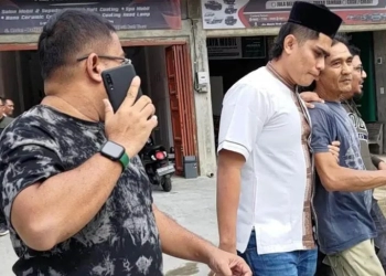 Tim Tangkap Buronan Kejati Aceh dan tim Kejagung menangkap buronan Kejati Sumatera Utara di Kabupaten Aceh Timur, Jumat (27/1/2023). ANTARA/HO/Penkum Kejati Aceh
