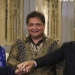 Dokumentasi - Ketua Umum PAN Zulkifli Hasan (kiri), bertumpu tangan dengan Ketua Umum Partai Golkar Airlangga Hartarto (tengah) dan Plt Ketua Umum PPP Mardiono (kanan) pada pertemuan Koalisi Indonesia Bersatu (KIB) di Jakarta, Rabu (30/11/2022). ANTARA FOTO/Rivan Awal Lingga/hp.