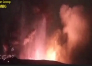 Gambar Gunung Anak Krakatau dari CCTV Pos Pantau Gunung Anak Krakatau di Hargopancuran, Kecamatan Rajabasa, Lampung Selatan (ANTARA/HO)
