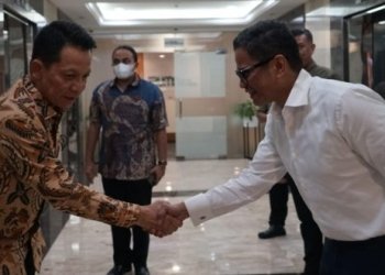 Penjabat Gubernur Aceh Achmad Marzuki saat bertemu dengan Wamen BUMN I Pahala Nugraha Mansury, di Ruang Rapat Wamen BUMN I, Kementerian BUMN, Jakarta Pusat, Kamis (5/1/2023). (Dok. Humas Pemerintah Aceh)