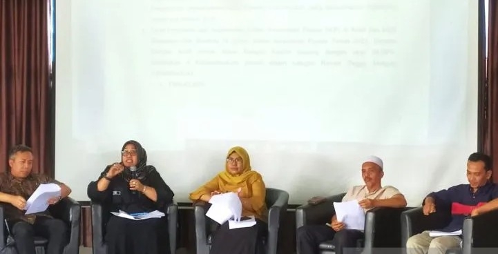 Komisioner Panwaslih Aceh saat memaparkan hasil kerja 2022 dan rencana 2023, di Aceh Besar, Jumat (6/1/2023) (ANTARA/Rahmat Fajri)
