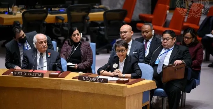 Menteri Luar Negeri RI Retno Marsudi (kanan) berbicara pada pertemuan debat terbuka Perserikatan Bangsa-Bangsa (PBB) di New York, Amerika Serikat pada Rabu (18/01/2023). (ANTARA/HO-Kemlu RI)