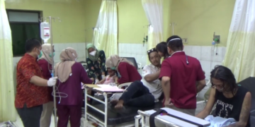 Korban kecelakaan mobil pengiring pengantin dirawat di rumah sakit di Jombang, Jawa Timur, Jumat (3-2-2023). ANTARA/HO-Polres Jombang