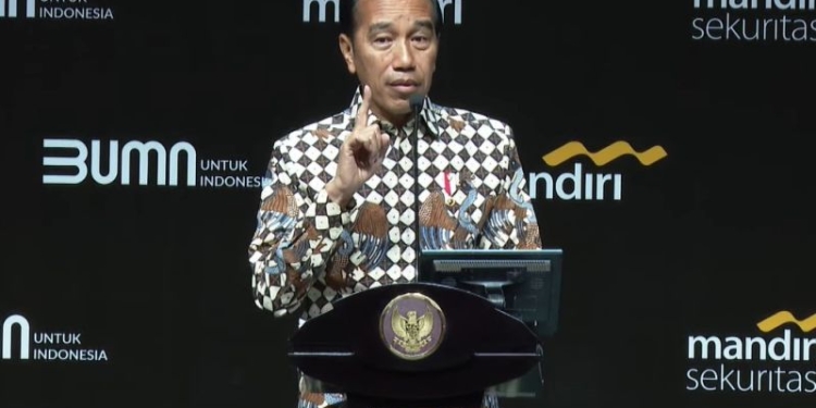 Tangkapan layar - Presiden RI Joko Widodo (Jokowi) saat menjadi pembicara kunci dalam Mandiri Investment Forum 2023 di Jakarta, Rabu (1/2/2023). (ANTARA/Gilang Galiartha)