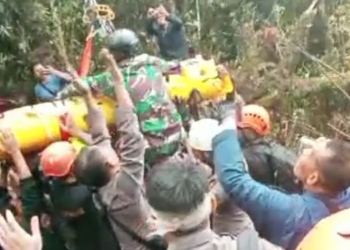 Tangkapan layar evakuasi Kapolda Jambi Irjen Pol Rusdi Hartono, Selasa (21/2/2023) (ANTARA/Tuyani)
