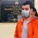 Subjek red notice International Police (Interpol) bernama Antonio Strangio digiring petugas Polda Bali untuk dimintai keterangan di Unit Perlindungan Perempuan dan Anak (PPA) Direktorat Reserse Kriminal Umum Polda Bali, Denpasar, Rabu (8/2/2023). (ANTARA/Rolandus Nampu)