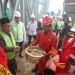 Ulama melakukan adat peusijuk dimulainya pemboran sumur minyak dan gas bumi (migas) A-55A yang terletak di Kecamatan Syamtalira Aron, Kabupaten Aceh Utara, Jumat (10/2/2023) (ANTARA/HO/BPMA)