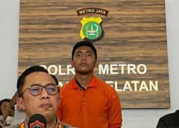 Penampilan tersangka pria berinisial MDS (20), anak pejabat DJP Kemenkeu, yang menganiaya korban pria berinisial D (17) di kawasan Ulujami, Pesanggrahan, Jakarta, Rabu (22/2/2023). ANTARA/Luthfia Miranda Putri