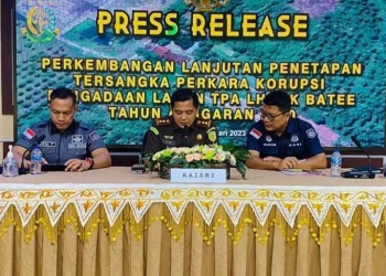 Dokumentasi - Kajari Sabang Milono Raharjo menyampaikan penetapan tersangka baru kasus dugaan korupsi pengadaan tanah tempat pembuangan sampah Rp4,8 miliar di Sabang, Aceh. ANTARA/HO/Dok Kejari Sabang