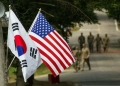 Arsip Foto - Bendera Korea Selatan dan Amerika Serikat terlihat di Yongin, Korsel, Agustus 2016. ANTARA/Courtesy Ken Scar/U.S. Army/HO via REUTERS/as/am.