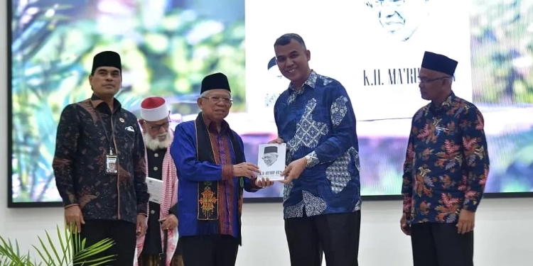 Peluncuran buku “K.H. Ma’ruf Amin Bapak Ekonomi Syariah Indonesia”, Kamis (30/3/2023). (Foto: Alibi/Dok. Setwapres)