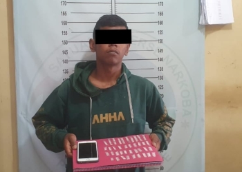 Satresnarkoba Polres Pidie menangkap ZA (21) pelaku penyalahgunaan narkoba jenis sabu di Kabupaten Pidie, Minggu (26/3/2023). (Foto: Alibi/Dok. Polisi)