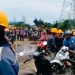 Tangkapan layar - Ratusan pekerja sub kontraktor pelaksana pembangunan Pembangkit Listrik Tenaga Uap (PLTU) 3-4 Nagan Raya, Provinsi Aceh, melancarkan aksi mogok kerja di depan pintu masuk ke proyek PLTU 3-4 di kawasan Desa Suak Puntong, Kecamatan Kuala Pesisir, Nagan Raya, terkait terlambatnya pembayaran gaji, Selasa (14/3/2023). (ANTARA/HO)