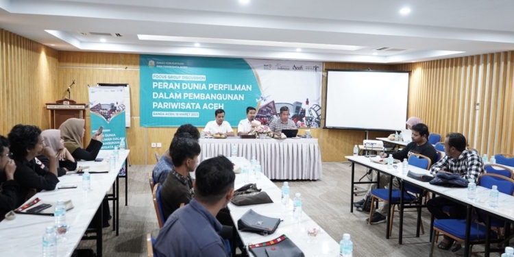 FGD bertajuk “Peran Dunia Perfilman dalam Pengembangan Pariwisata Aceh,” Rabu (15/3/2023) di Hottel Rasamala, Kota Banda Aceh. Foto: (ALIBI/Dok. Disbudpar Aceh)