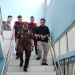 Tim penyidik yang dipimpin Kepala Kejaksaan Negeri OKU Choirun Parapat melakukan penggeledahan di Kantor Dinas Pertanian OKU di Batutaja, Rabu (22/3/20223). (Foto: Antara/Edo Purmana/23)