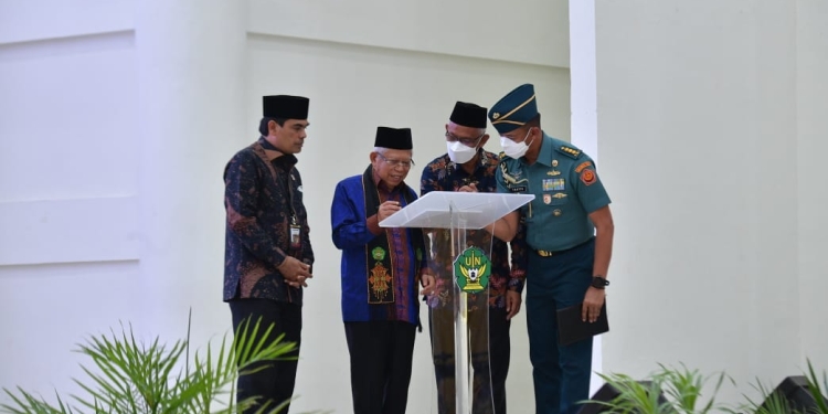 Wapres RI, K.H. Ma’ruf Amin saat memberikan kuliah umum di Auditorium Prof Aly Hasjmi UIN Ar-Raniry, Banda Aceh, Kamis (30/3/2023). (Foto: Alibi/Dok. Setwapres)