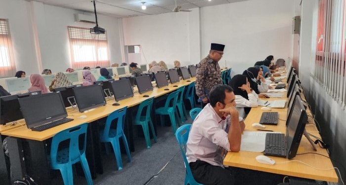 Peserta Ujian Seleksi Kompetensi Akademik Pendidikan Profesi Guru (USKA-PPG) Madrasah dalam Jabatan tahun 2023, Jumat-Minggu (24-26/3/2023) di Aceh. (Foto: Alibi/Dok. Kemenag Aceh)