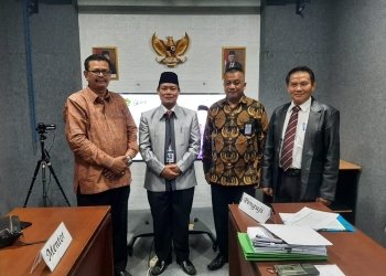 Plt Kakanwil Kemenag Aceh, Ahmad Yani (kiri) menjadi mentor pada Seminar Rancangan Aksi Perubahan PKA Angkatan XII, di Pusdiklat Jakarta, Kamis (6/4/2023). (Foto: Alibi/Kemenag Aceh)