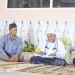 Kepala Dinas Pendidikan Dayah Aceh, Zahrol Fajri, mengunjungi kediaman Abu Paya Pasi di Desa Alue Cek Doi Kecamatan Julok, Aceh Timur, Rabu (5/4/2024). (Foto: Alibi/Dok. Humas Pemerintah Aceh)