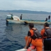 Tampak Tim SAR tengah melakukan evakuasi korban di Perairan Pulau RAM, Kabupaten Raja Ampat, Provinsi Papua Barat Daya. (Foto: Antara/HO-Tim SAR Sorong)