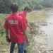 Polisi menyelidiki penyebab ribuan ikan mati di Sungai Cileungsi, Kabupaten Bogor, Jawa Barat. (Foto: Antara/HO-Humas Polres Bogor)