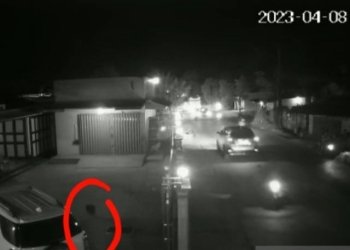 Gambar rekaman CCTV aksi pencurian uang di dalam mobil di Tangerang. (Foto: Dok. Antara/Azmi)