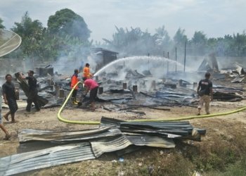 Kebakaran 24 warga di Desa Simpang Gading, Kecamatan Babahrot, Kabupaten Abdya, Selasa (18/4/2023). (Foto: Alibi/Dok. BPBA)
