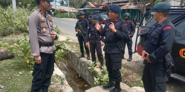 Pemusnahan granat tangan jenis nanas di Krueng Raya, Aceh Besar. (Foto: Alibi/Dok. Polresta Banda Aceh)