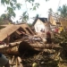 Rumah warga Desa Ate Dalo Kecamatan Kodi Kabupaten Sumba Barat Daya Provinsi Nusa Tenggara Timur rusak akibat diterjang angin puting beliung, Jumat. (Foto: Antara/HO-BPBD Provinsi Nusa Tenggara Timur)