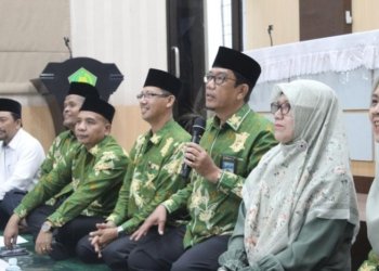 Kepala Kantor Kementerian Agama (Kemenag) Kota Banda Aceh, H Abrar Zym (tiga kanan). (Foto: Alibi/Dok. Kemenag Aceh)