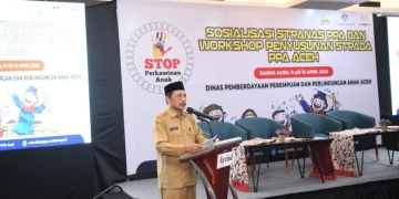 Asisten I Sekda Aceh, M. Jafar, saat membuka secara resmi seminar dan workshop pencegahan perkawinan anak, di Banda Aceh, Selasa (11/4/2023). (Foto: Alibi/Dok. Humas Pemerintah Aceh)