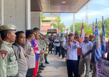 Personel Polri mengamankan unjuk rasa Hari Buruh Nasional di Aceh. (Foto: Alibi/Dok. Humas Polda Aceh)