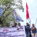 Aliansi buruh Aceh saat melakukan aksi damai memperingati hari buruh se Dunia, di Banda Aceh, Senin (1/5/2023). (Foto: Antara/Rahmat Fajri)
