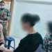 Petugas melakukan tes darah terhadap wanita yang terjaring razia asusila di Padang. (Foto: Antara/HO Satpol PP Padang)