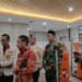 Sejumlah perwakilan Pimpinan Pusat Pemuda Muhammadiyah mendatangi Bareskrim Polri untuk melaporkan komentar Peneliti BRIN yang mengancam warga Muhammadiyah, Jakarta, Selasa (25/4/2023). (Foto: Antara/Laily Rahmawaty)