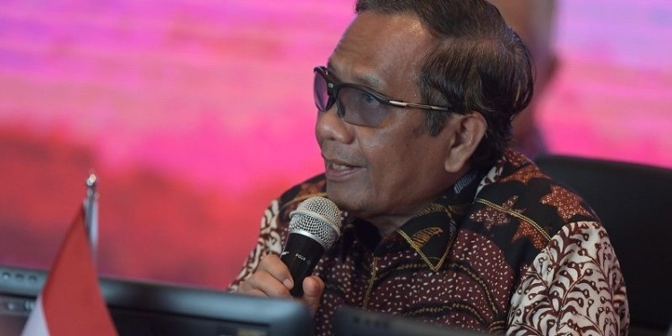 Menteri Koordinator Bidang Politik, Hukum, dan Keamanan RI, Mahfud MD, saat memimpin Pertemuan Ke-26 Dewan Masyarakat Politik-Keamanan ASEAN (APSC), Selasa (9/5/2023). (Foto: Antara/Rivan Awal Lingga)