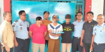 Napi Lapas kelas IIB Kota Bakti Sigli saat hendak dibawa ke Polres Pidie karena positif konsumsi narkoba, di Sigli, Rabu (10/5/2023). (Foto: Antara/HO)