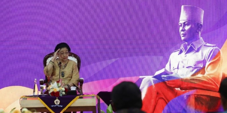 Presiden kelima RI Megawati Soekarnoputri dalam acara peluncuran buku Hari Jadi Ke-58 Lemhannas RI Tahun 2023 di Gedung Lemhannas, Jakarta Pusat, Sabtu (20/5/2023). (Foto: Antara/HO-PDIP)