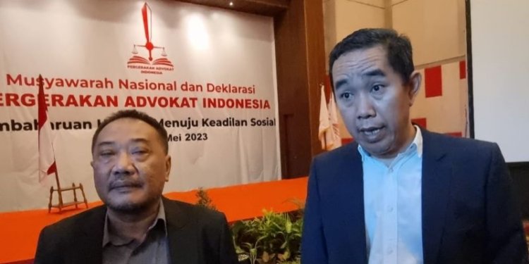 Ketua Umum Pergerakan Advokat Indonesia Heroe Waskito (kiri) dan Sekjen Pergerakan Advokat Indonesia Eko Prastowo (kanan) usai deklarasi Pergerakan Advokat Nasional di Manhattan Hotel, Jakarta Selatan, Minggu (21/5/2023). (Foto: Antara/HO-Pergerakan Advokat Indonesia)