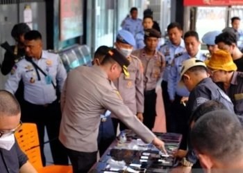 Razia dadakan di Lapas Kelas IIB Lhoksukon Selasa (30/5/2023). (Foto: Alibi/Dok. Polres Aceh Utara)