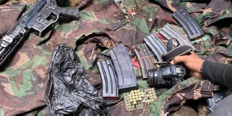 Barang bukti senjata api milik KKB yang diamakan Satgas Damai Cartenz 2023 di Papua. (Foto: Antara/HO-Satgas Damai Cartenz 2023)