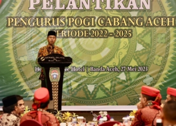 Asisten III Sekda Aceh, Iskandar, saat membuka acara Pelantikan Pengurus POGI Cabang Aceh Periode 2022-2025, di Banda Aceh, Sabtu (27/5/2023) malam. (Foto: Alibi/Dok. Humas Pemerintah Aceh)