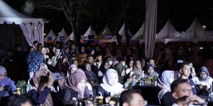 Para pengunjung di Expo Pemuda Kreatif di Taman Bustanussalatin Banda Aceh. (Foto: Alibi/Dok. Disbudpar Aceh)