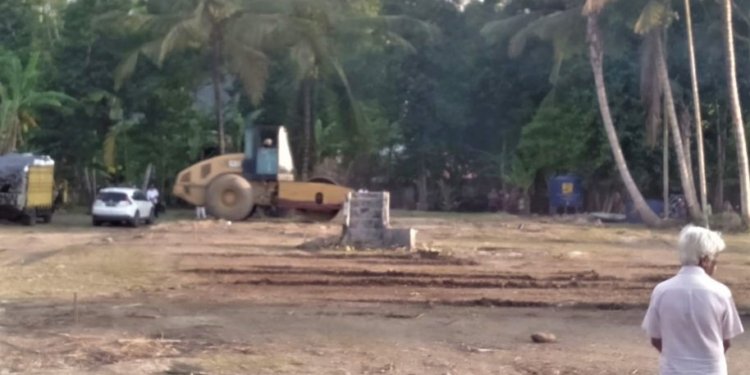 Bangunan Rumoh Geudong, Pidie, Pidie, Aceh dihancurkan jelang kedatangan Presiden Joko Widodo. (Foto: Dok. Paska Aceh)