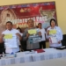 Polda NTB menunjukkan barang bukti dan tersangka kasus TPPO di Mataram, NTB, Rabu (7/6/2023). (Foto: Antara/Dhimas B.P)