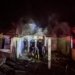 Kondisi tiga rumah warga di Gampong Pulo Teungoh, Kecamatan Meureubo, Kabupaten Aceh usai terbakar. (Foto: Alibi/Dok. BPBA)