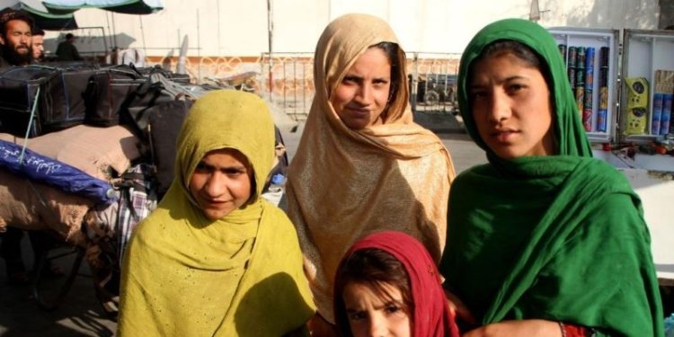 Arsip - Para perempuan Afghanistan berfoto di Kabul, ibu kota Afghanistan, pada 15 September 2021. (Foto: Dok. Saifurahman Safi/Xinhua)