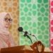 Wakil Ketua Harian Dekranasda Aceh, Mellani Subarni, saat memberikan sambutan pada acara penutupan Rakerda Dekranasda di Balee Rumoh Agam, Tapaktuan, Sabtu (17/6/2023). (Foto: Alibi/Dok. Humas Pemerintah Aceh)