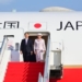 Kaisar Jepang Naruhito bersama Permaisuri Masako mendarat di Bandara Internasional Soekarno Hatta, Tangerang, Banten, Sabtu (17/6/2023) sekira pukul 16.20 WIB. (Foto: Alibi/Dok. BPMI Setpres/Muchlis Jr)